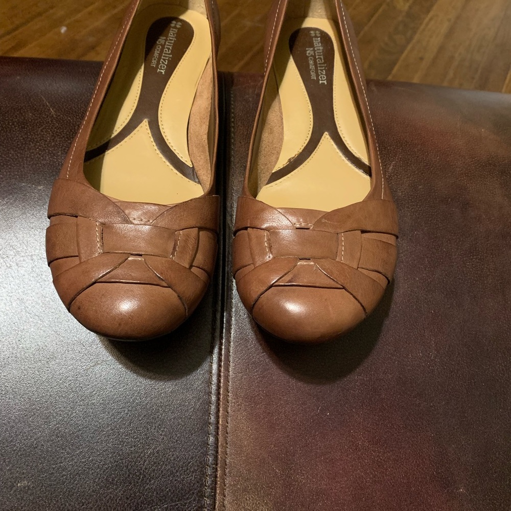 Flat shoes